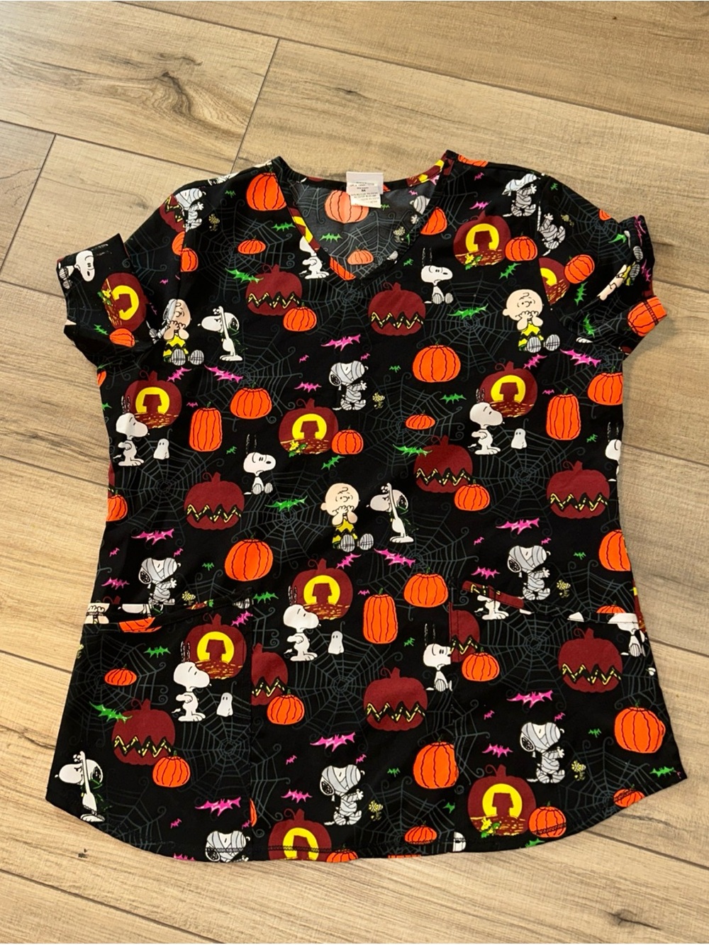 Peanuts Halloween Medical Scrub Women M Snoopy Charlie Brown Pumpkins Stretch